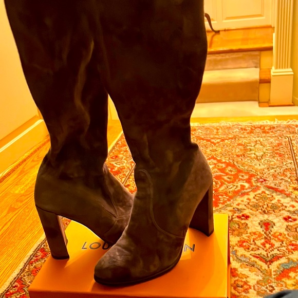 Stuart Weitzman Shoes - Stuart Weitzman size 9 Suede over the knee boots color sable